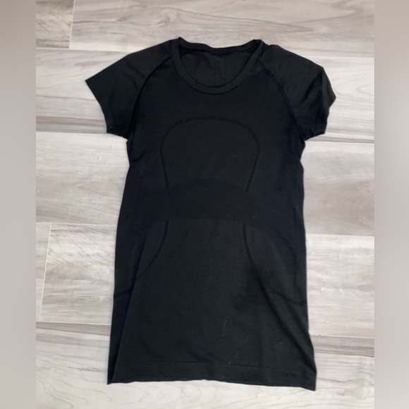 lululemon athletica Tops - Black Lululemon swiftly tee